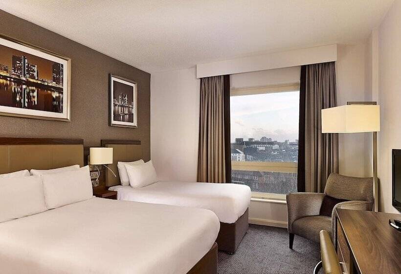 스탠다드 룸 더블 침대 2개, Doubletree By Hilton London   Chelsea