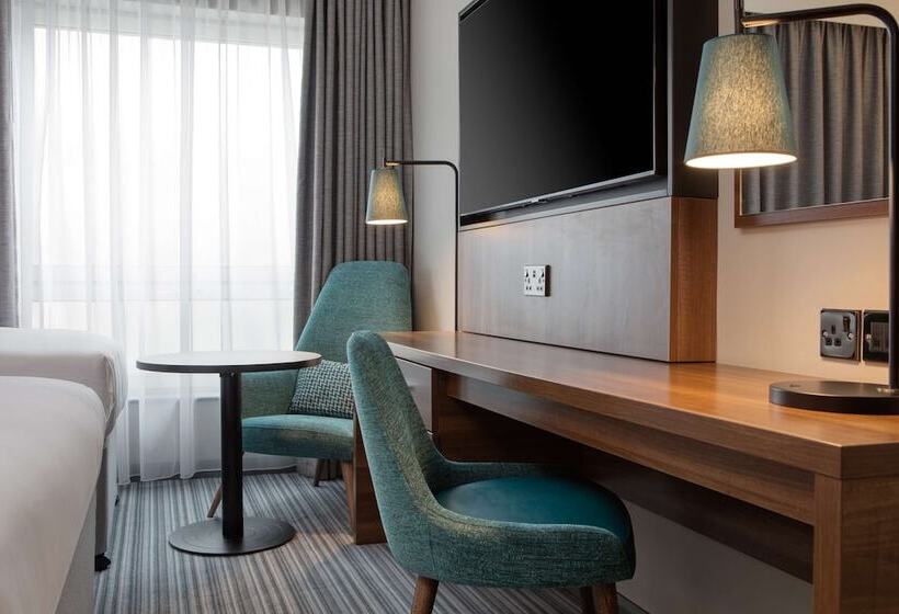 스탠다드 룸 더블 침대 2개, Doubletree By Hilton London   Chelsea