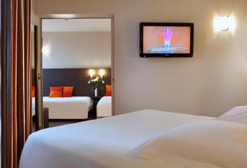 חדר משפחתי, Escale Oceania Nantes Aéroport