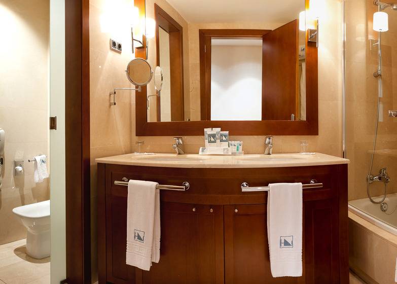 اتاق استاندارد یک نفره, Eurostars Diana Palace