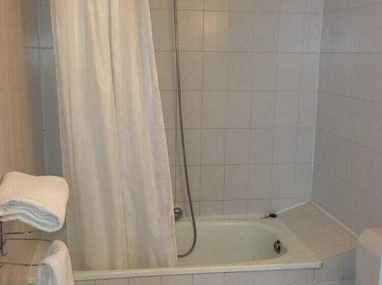 اتاق استاندارد یک نفره, Hôtel D Anjou