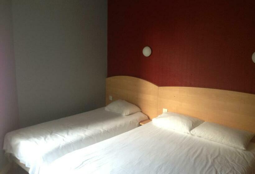 اتاق استاندارد سه نفره, Hôtel D Anjou