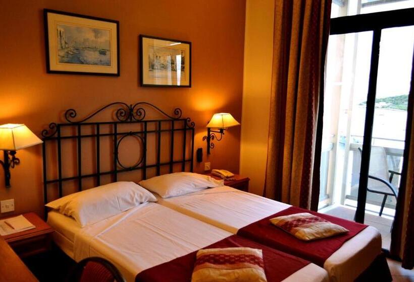 اتاق استاندارد با چشم‌انداز دریا, Kennedy Nova