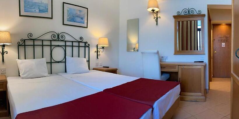 اتاق استاندارد با چشم‌انداز دریا, Kennedy Nova