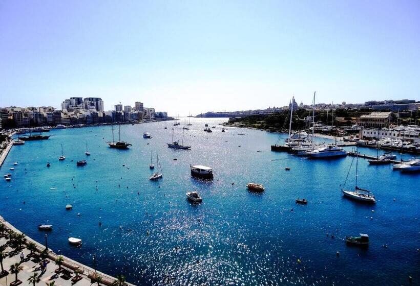 اتاق استاندارد با چشم‌انداز دریا, Kennedy Nova