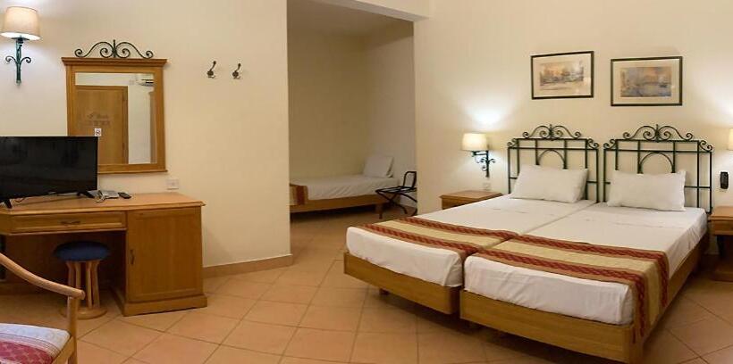 اتاق استاندارد سه نفره, Kennedy Nova