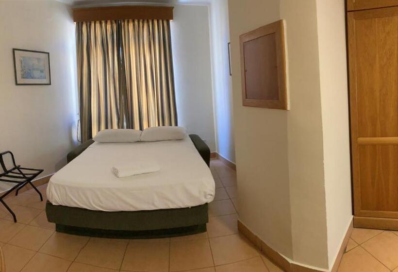 استودیوی استاندارد, Kennedy Nova