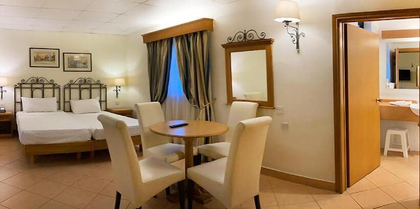 استودیوی استاندارد, Kennedy Nova