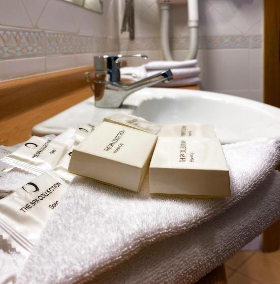 اتاق استاندارد چهار تخته, Kennedy Nova