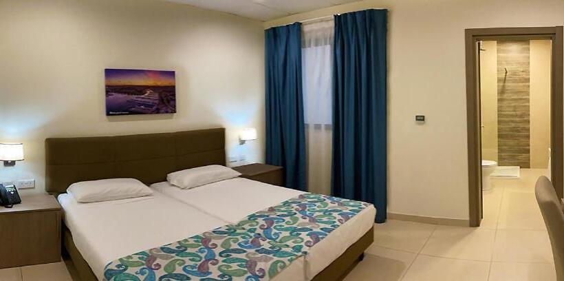 اتاق سوپریور, Kennedy Nova