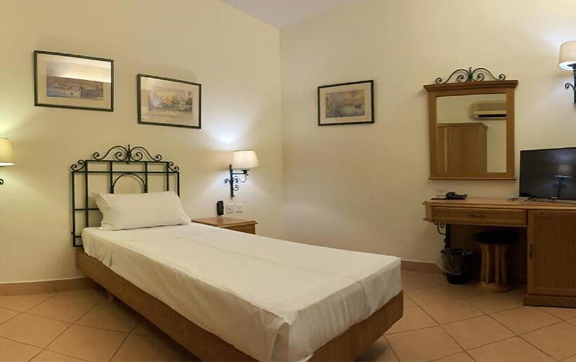 اتاق استاندارد یک نفره, Kennedy Nova