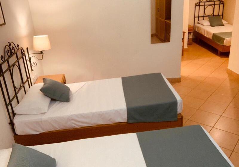 اتاق استاندارد سه نفره, Kennedy Nova