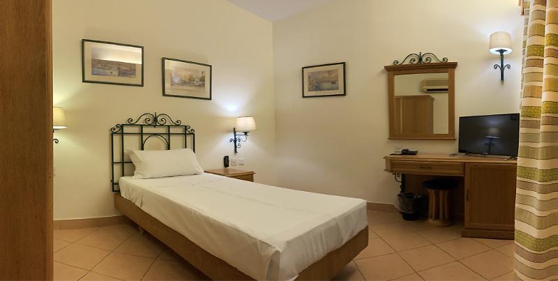 اتاق استاندارد یک نفره, Kennedy Nova