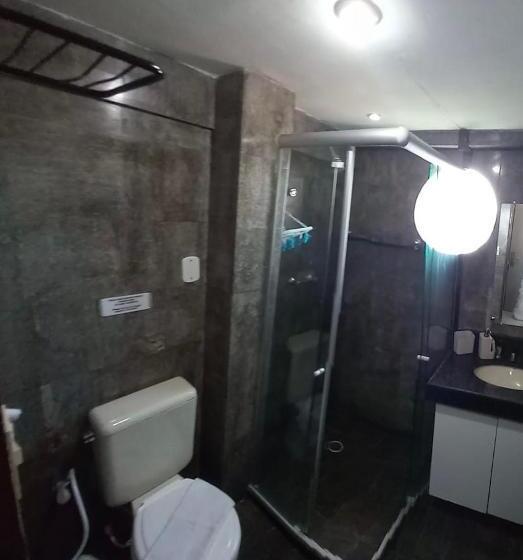 컴포트 트리플 룸, Manos Royal