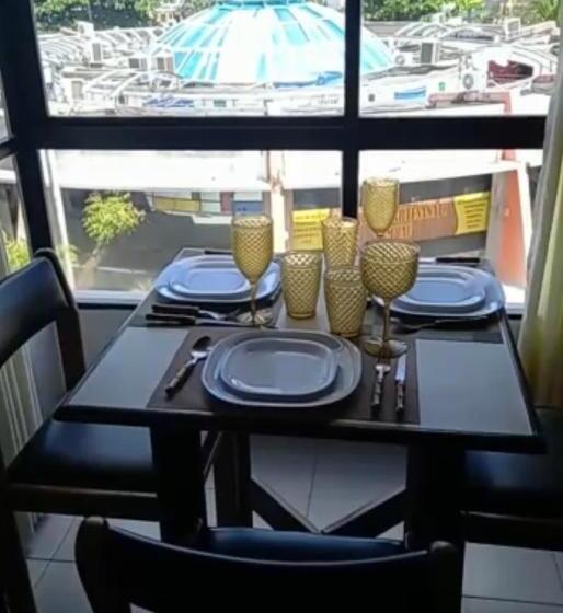 컴포트 트리플 룸, Manos Royal