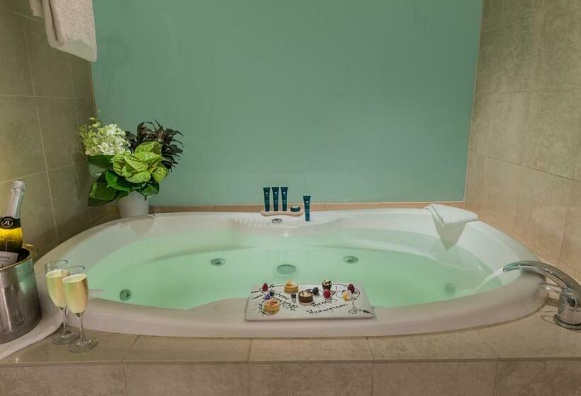 سوئیت با وان آب گرم, Parkroyal Melbourne Airport