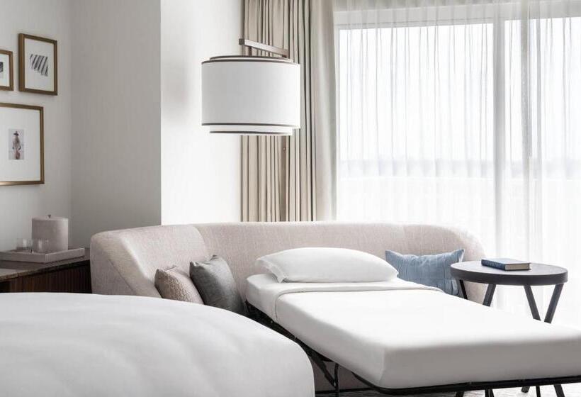 キングサイズベッドのスタンダードルーム, The Ritzcarlton Orlando, Grande Lakes