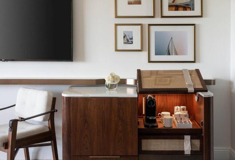 キングサイズベッドのスタンダードルーム, The Ritzcarlton Orlando, Grande Lakes