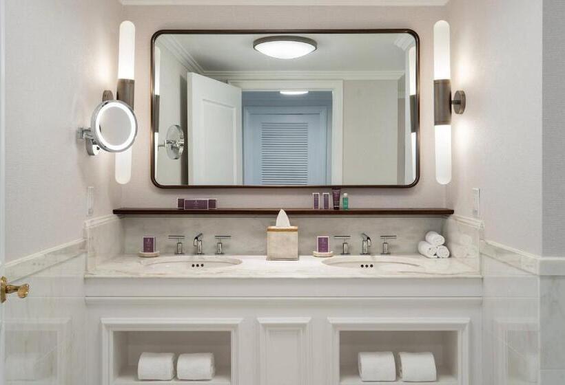 이그제큐티브 스위트 킹침대, The Ritzcarlton Orlando, Grande Lakes