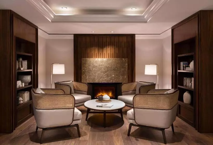 キングサイズベッドのクラブルーム, The Ritzcarlton Orlando, Grande Lakes