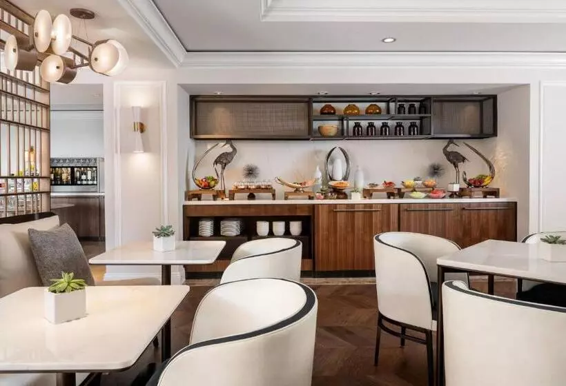 キングサイズベッドのクラブルーム, The Ritzcarlton Orlando, Grande Lakes