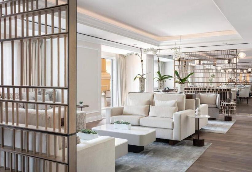 キングサイズベッドのクラブルーム, The Ritzcarlton Orlando, Grande Lakes