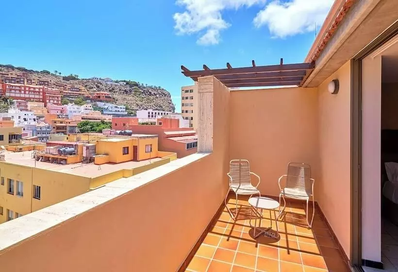 اتاق سوپریور, Torre Del Conde