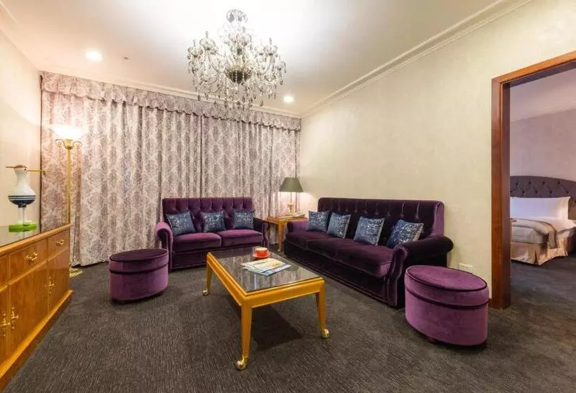 سوئیت با وان آب گرم, Yaward Resort  Taoyuan Golf & Country Club
