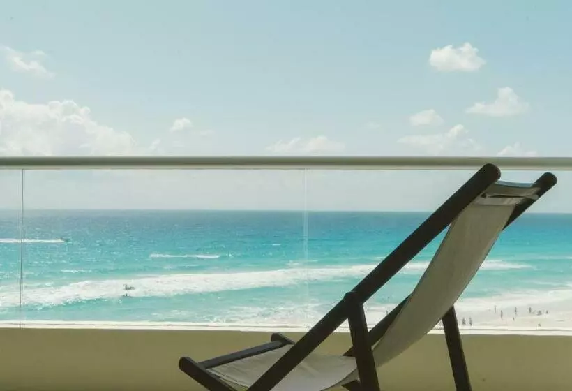 سوئیت مستر, Nyx Cancun