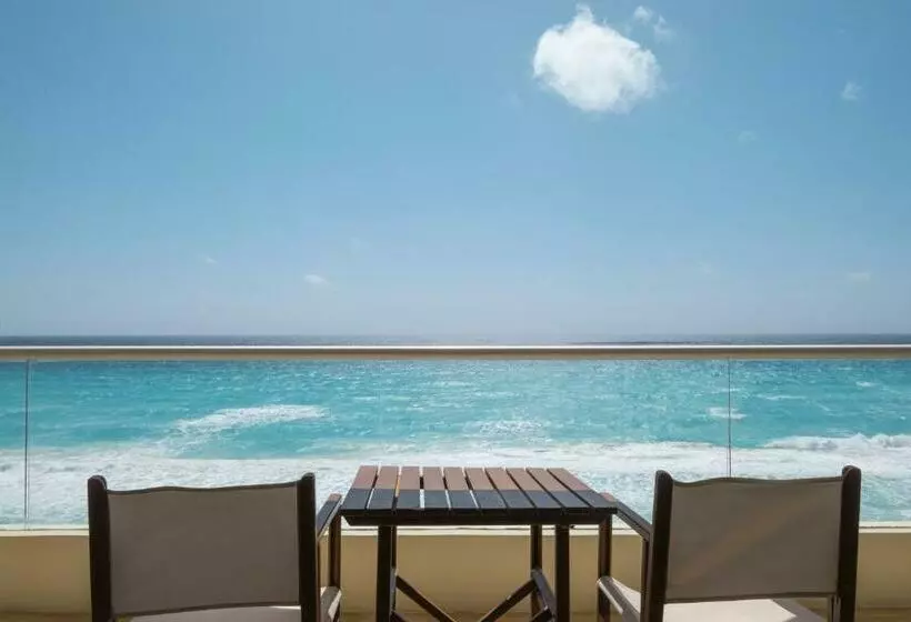سوئیت مستر, Nyx Cancun