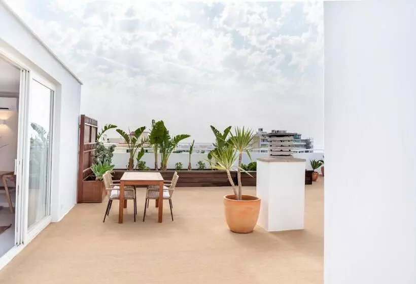 سوییت جونیور, Portomar Apartments