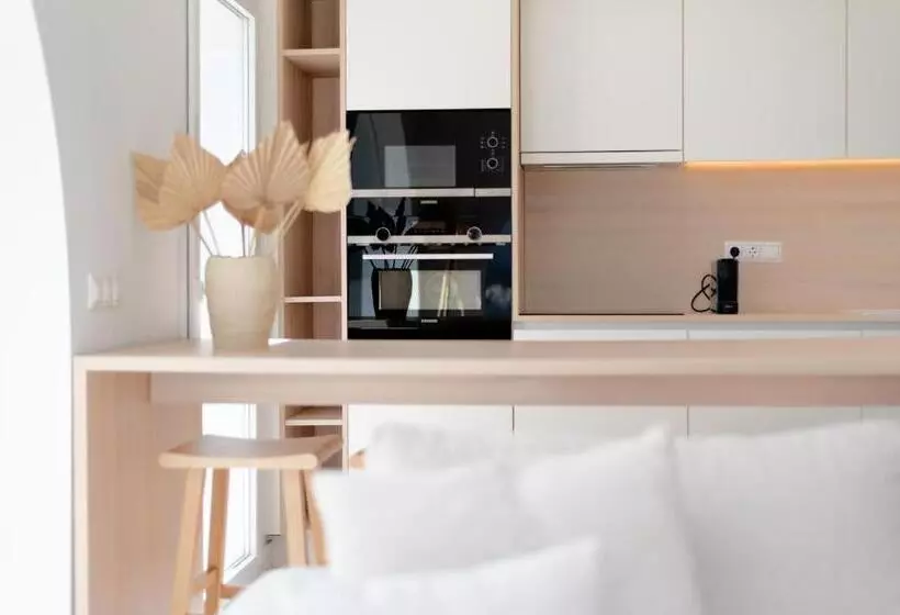 سوئیت پنت هاوس, Portomar Apartments