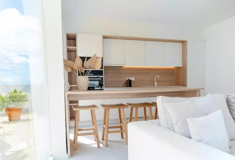 سوئیت پنت هاوس, Portomar Apartments