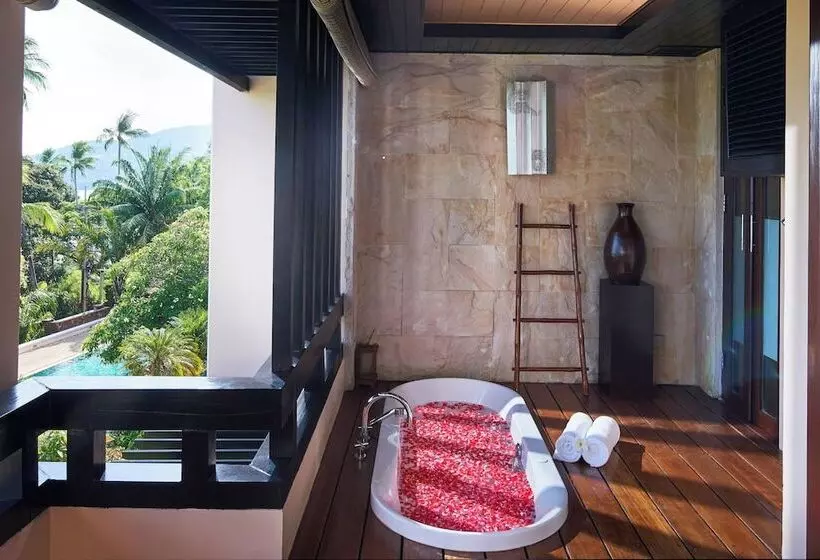 اتاق استاندارد با تخت دوبل و چشم‌انداز دریا, Renaissance Koh Samui Resort & Spa