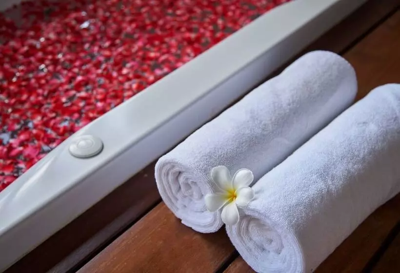 اتاق استاندارد با تخت دوبل و چشم‌انداز دریا, Renaissance Koh Samui Resort & Spa