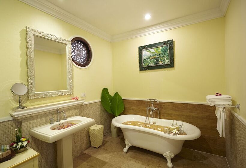 جناح ملكى, Villa Santi