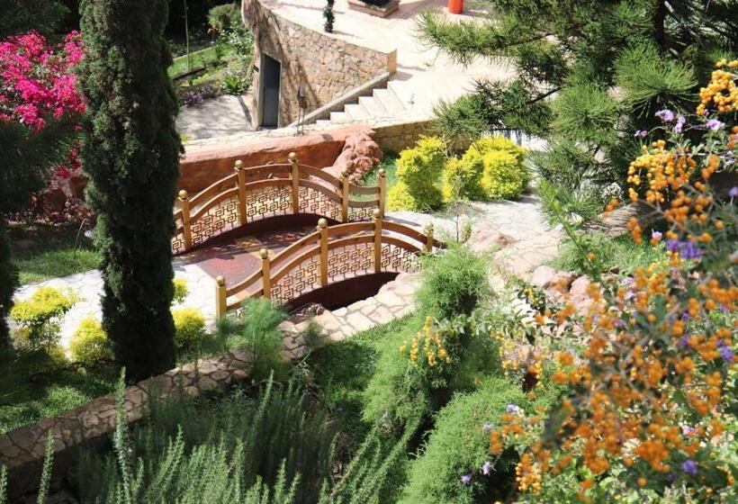 سوییت جونیور, Suites Jardin Imperial