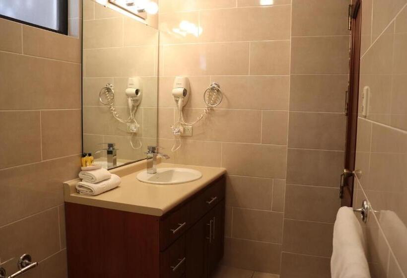 سوییت جونیور, Suites Jardin Imperial