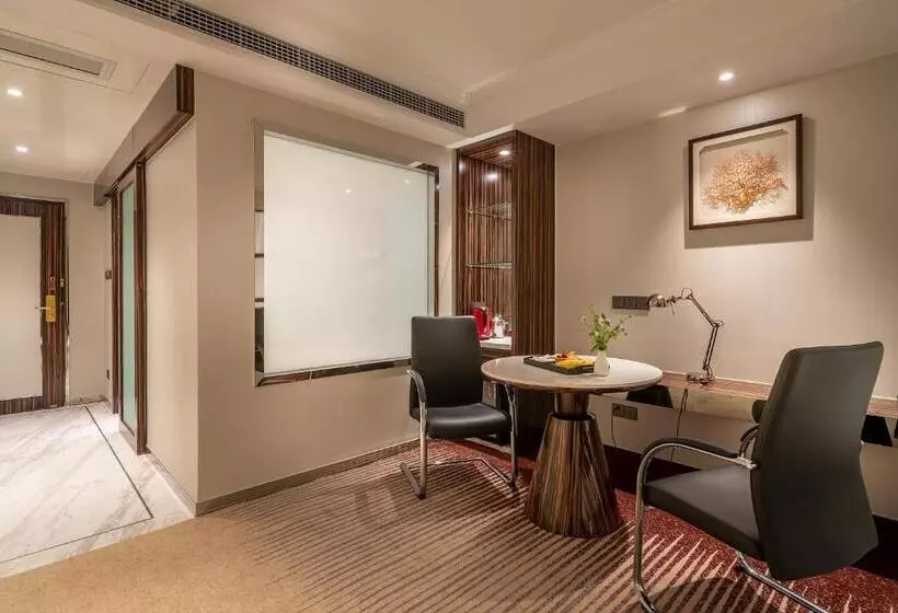 キングサイズベッドのデラックススイート, Suning Universal Hotel All Suites