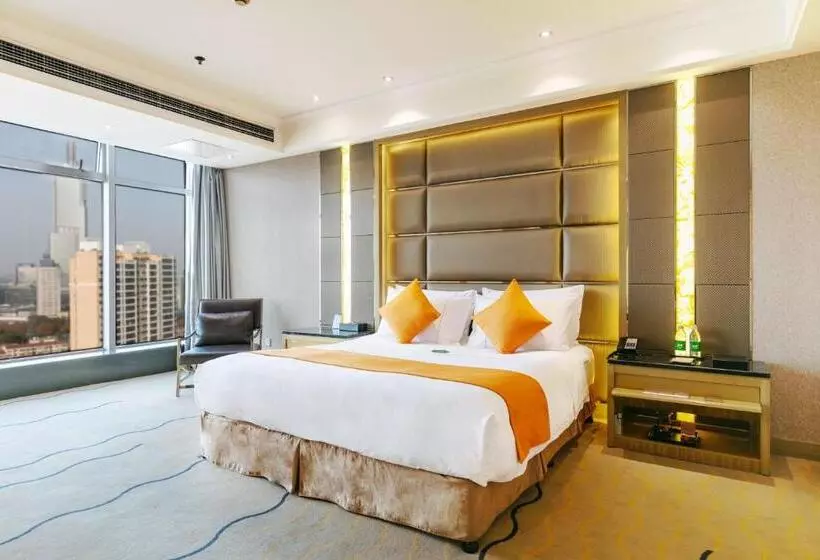 キングサイズベッドのスイートルーム, Suning Universal Hotel All Suites