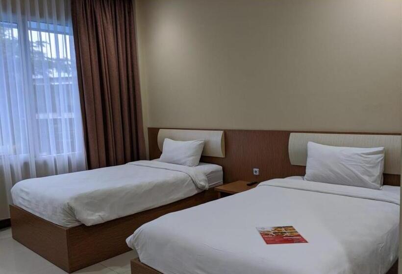 Номер Deluxe, Grand Cordela Hotel As Putra Kuningan