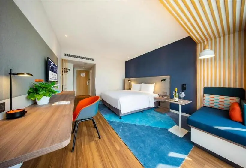 キングサイズベッドのスタンダードルーム, Holiday Inn Express Hangzhou Westlake East, An Ihg