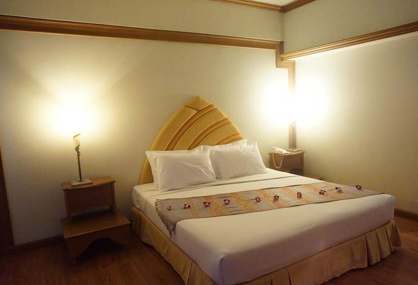 デラックスルーム, Ban Chiang