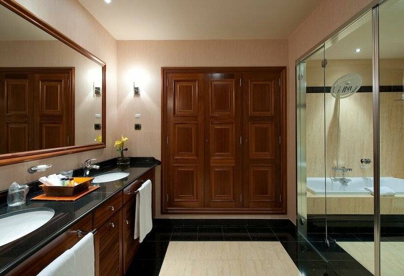 Семейный Номер Премиум, Elba Estepona Gran Hotel & Thalasso Spa