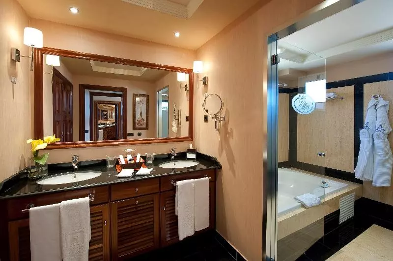 سوییت با چشم‌انداز دریا, Elba Estepona Gran Hotel & Thalasso Spa