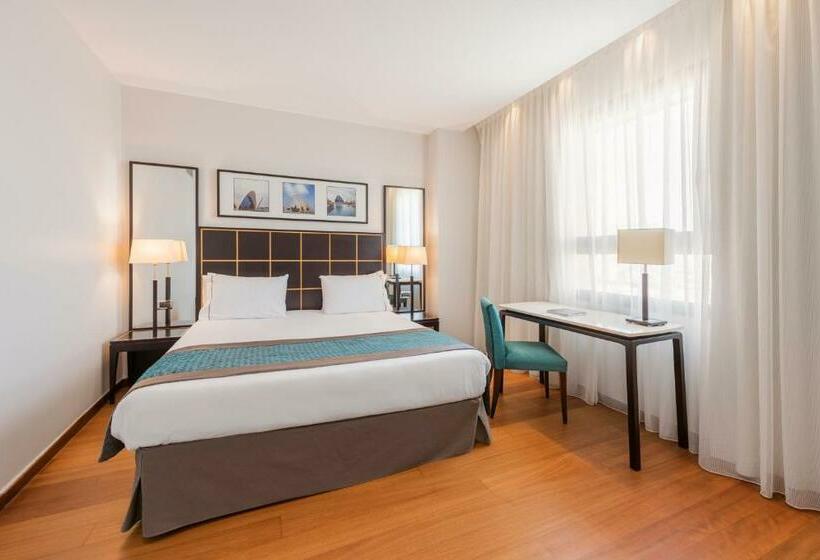 سوییت جونیور, Eurostars Gran Valencia