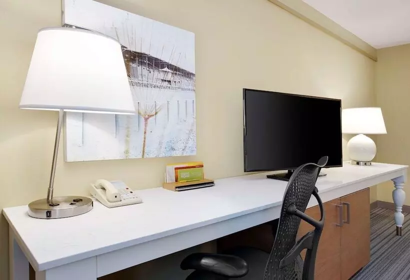 デラックスルーム, Hilton Garden Inn Saratoga Springs