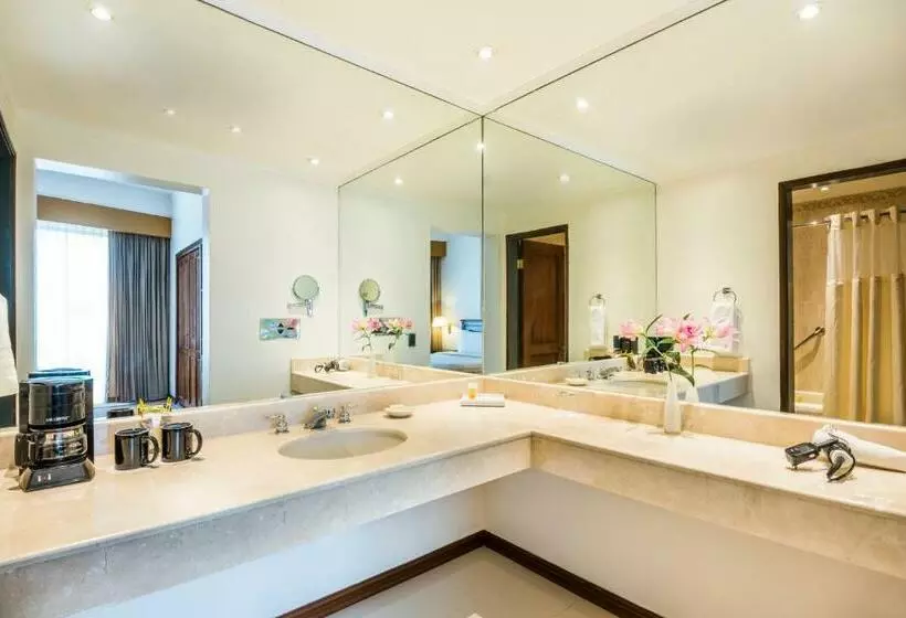 سوییت جونیور, Hospedium Princess Hotel Panamá