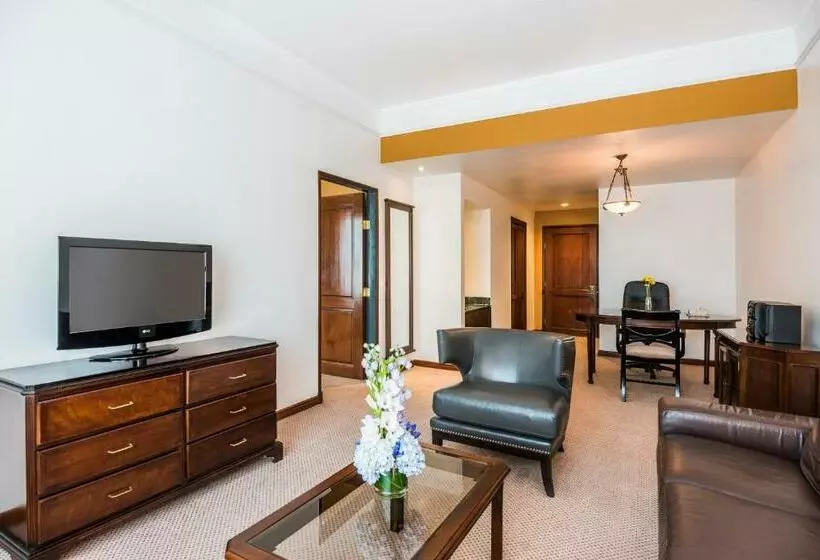 سوییت جونیور, Hospedium Princess Hotel Panamá