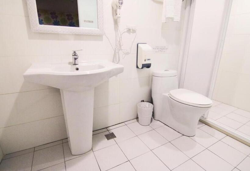 Economy Quadruple Room, Liho Hotel Tainan